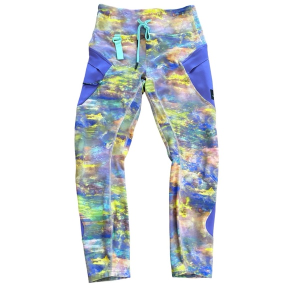 LULULEMON Cargo Super-High-Rise Hiking
Tight 25”  (8) - Picture 8 of 8